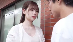 Chồng tẻ nhạt, bà xã nhận ra cậu thanh niên cạnh nhà tốt hơn